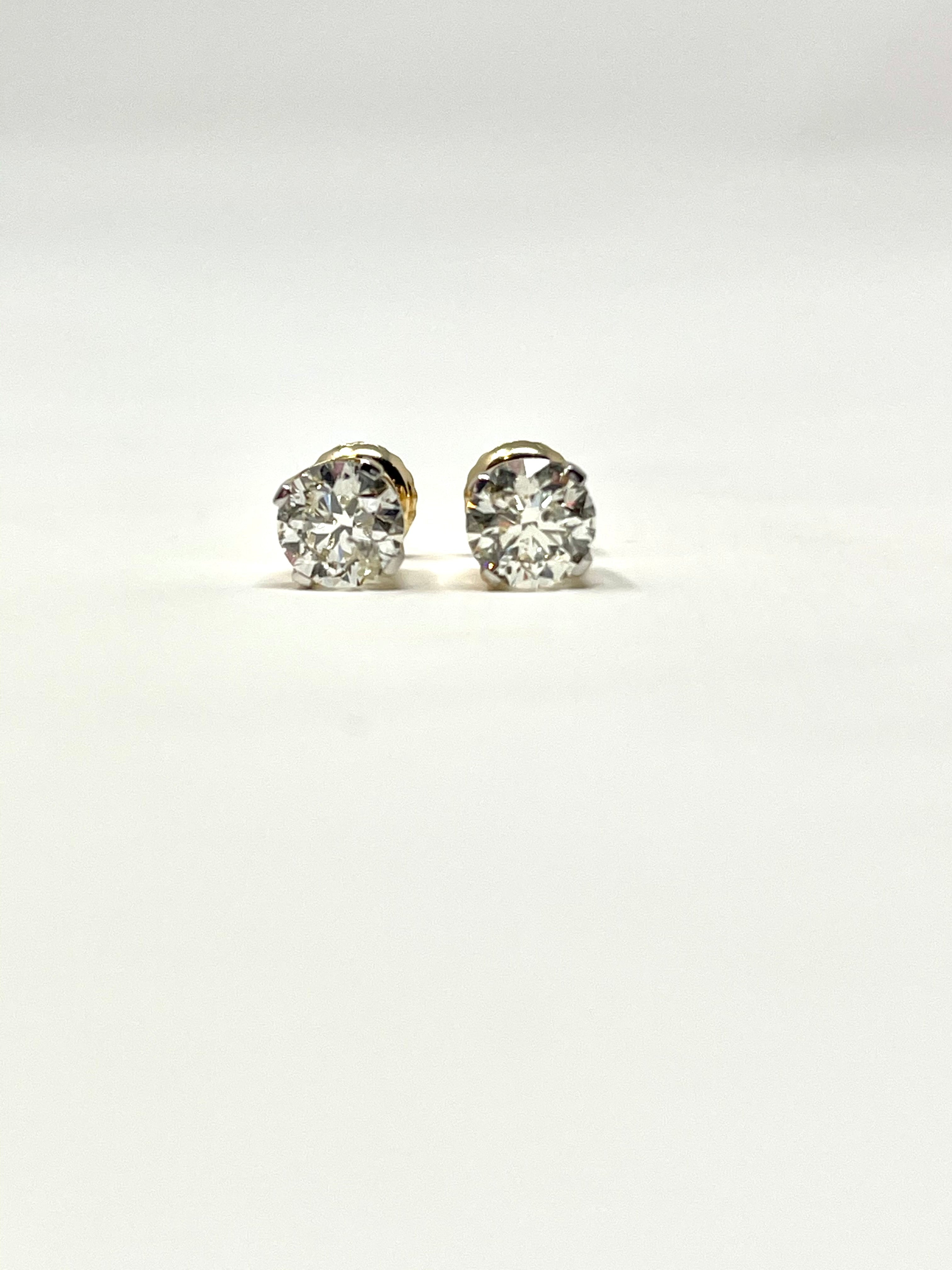 14K Yellow Gold Solitaire 0.15 Cttw Natural Diamond Earring