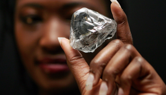 How to identify diamond jewelry?