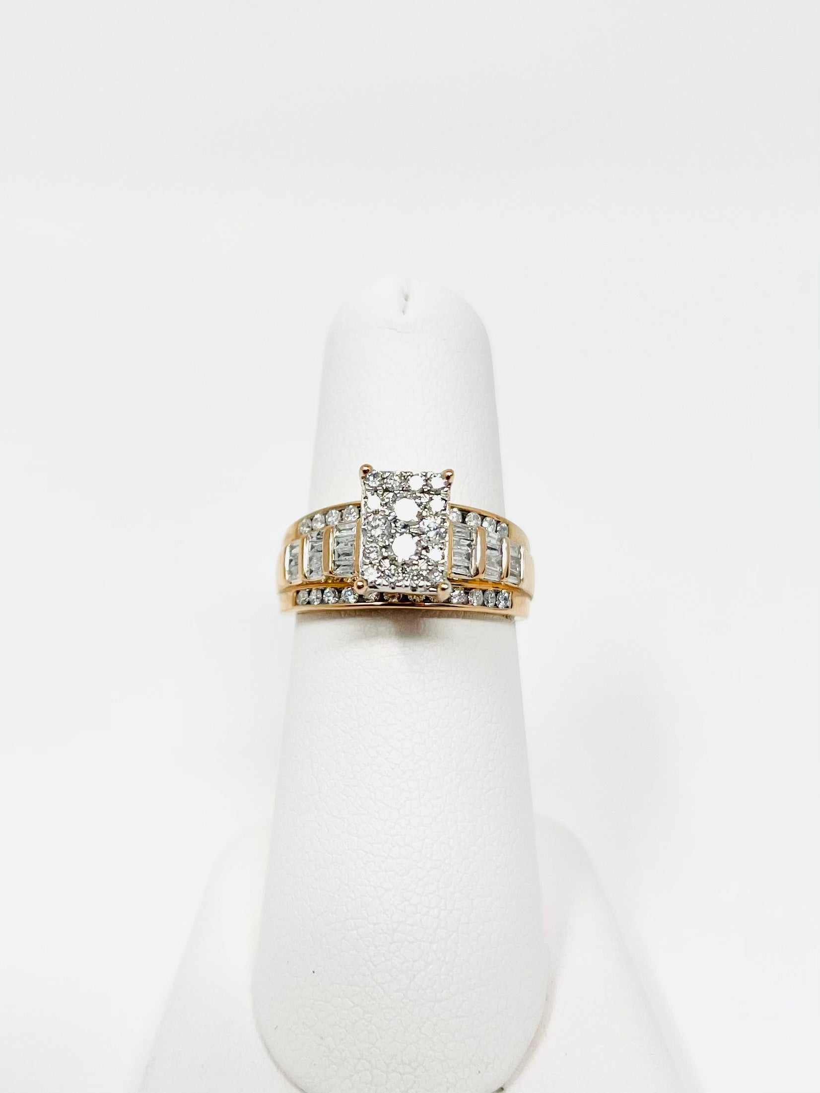 Anillo de compromiso de boda nupcial con racimo de diamantes cuadrados de princesa de oro rosa de 10 quilates 1.5 