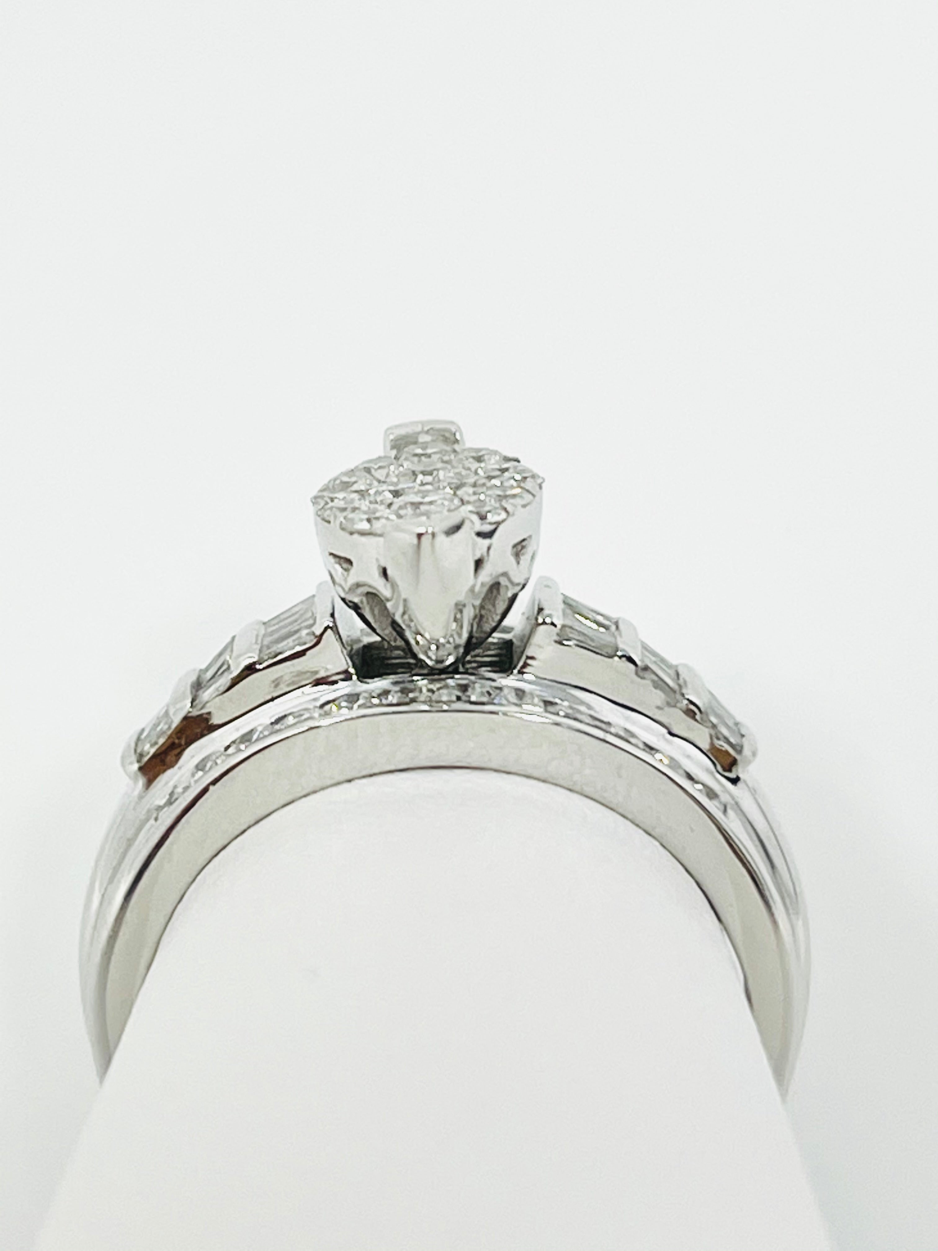 Anillo de compromiso de boda nupcial con racimo de diamantes de talla marquesa de oro blanco de 10Q 1 