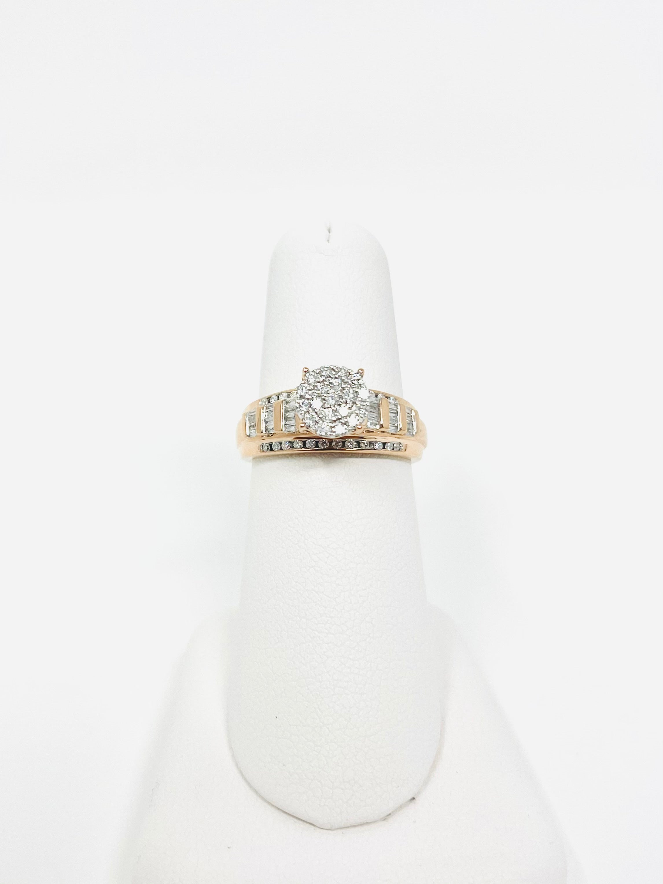 Anillo de compromiso de boda nupcial con racimo de diamantes redondos de oro rosa de 10 quilates 0.5 